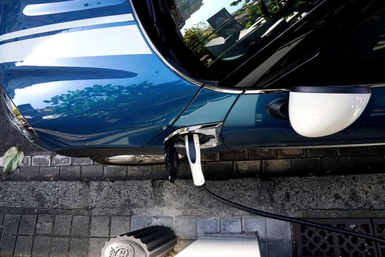 In renewed push, Spain to tender EU funds for EVs, batteries in July