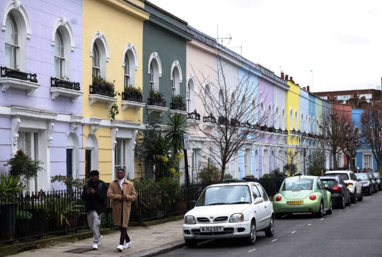 UK housing market weakness continues, improvement on the horizon &#8211; RICS