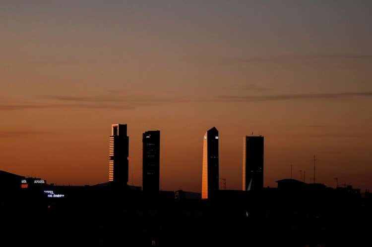 Spain offers to pay companies testing a 4-day work week