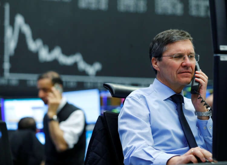 Markets mixed as tech boosts US stock futures, Europe dips