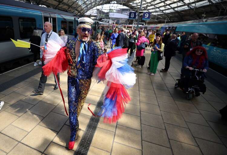 Eurovision 2023 opens with acts walking Liverpool&#8217;s &#8216;Turquoise Carpet&#8217;
