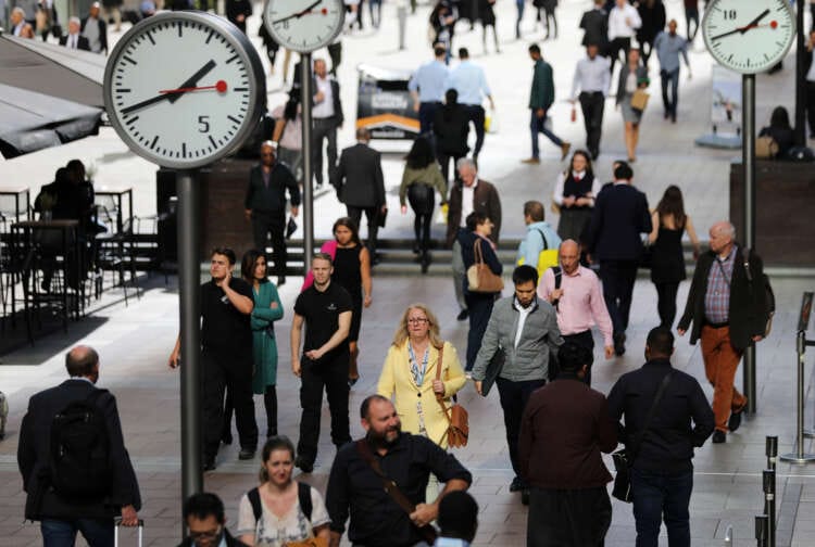UK firms cut hiring of permanent staff, recruiters&#8217; survey shows