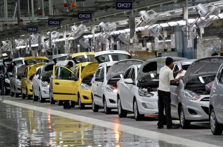 India&#8217;s carmakers back zero duty on limited British imports under trade deal &#8211; sources