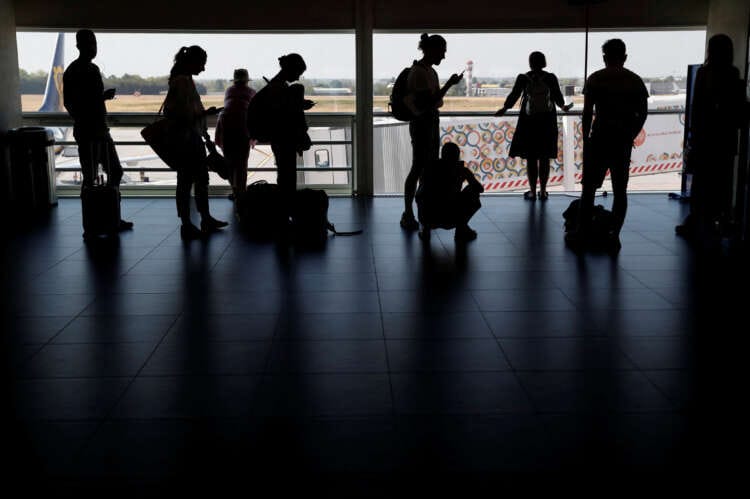 Hungary looking for &#8216;friendly&#8217; co-investor to acquire Budapest Airport