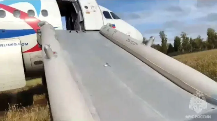 Russian plane with 159 aboard makes emergency landing in Novosibirsk region &#8211; agencies