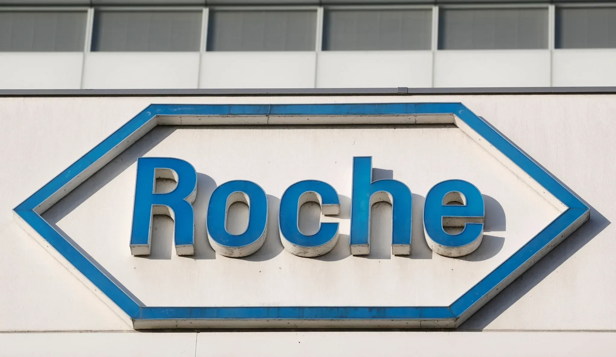 Roche cutting 345 jobs in product development &#8211; media