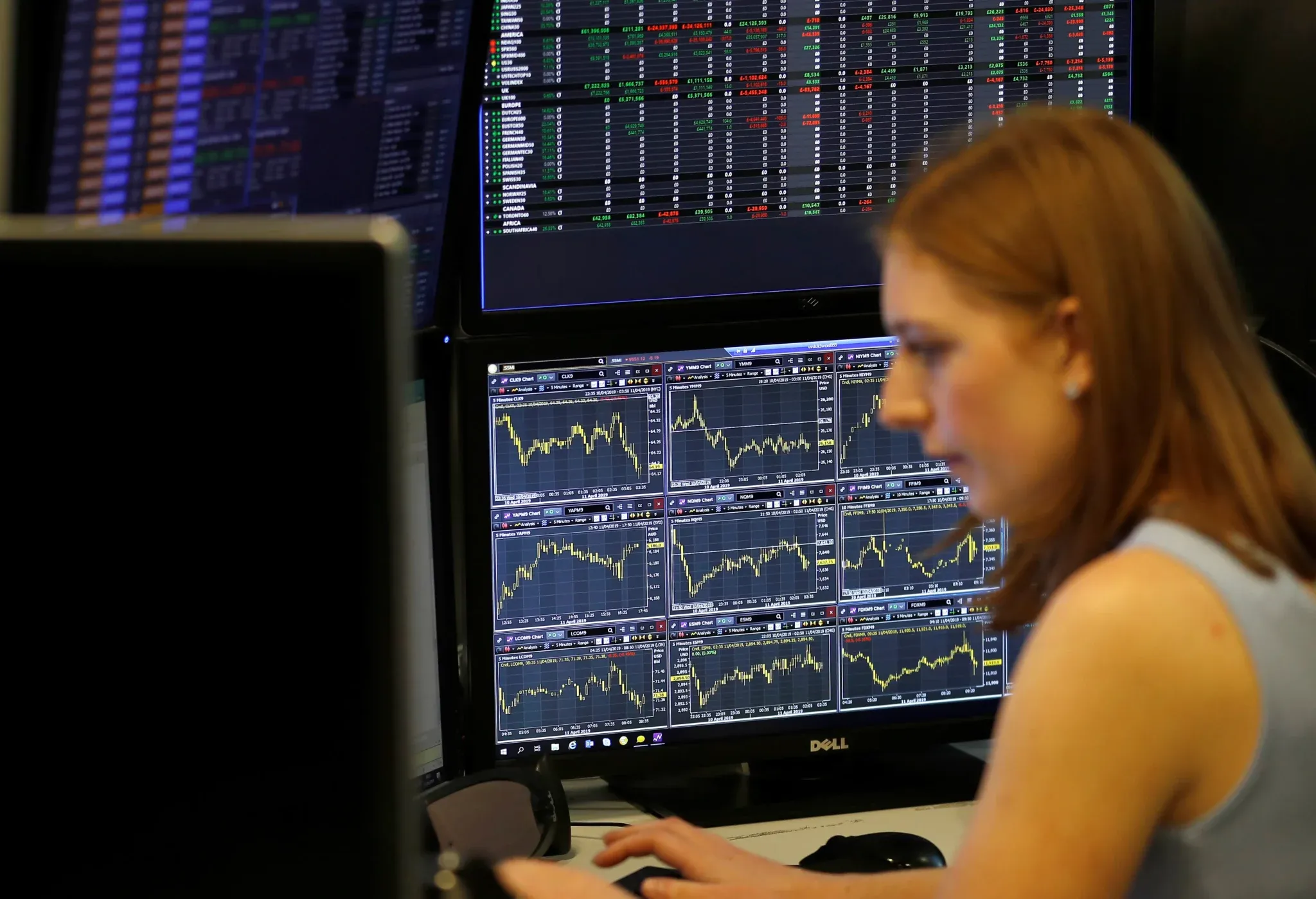 London stocks gain on miners, earnings boost