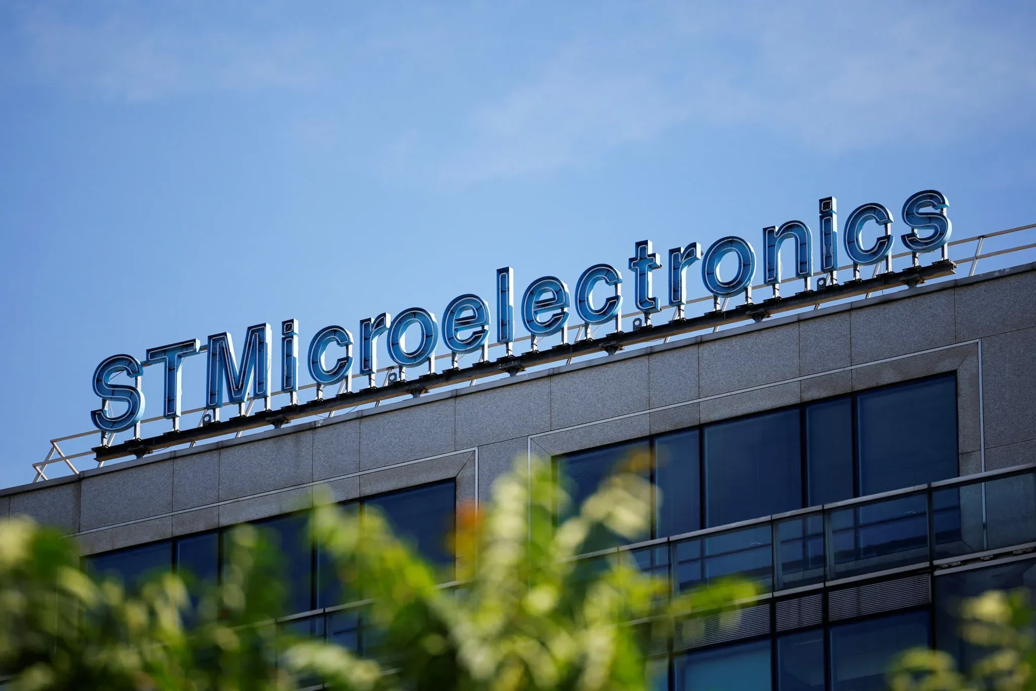 EU approves Italian aid for $5.4 billion STMicro chip plant