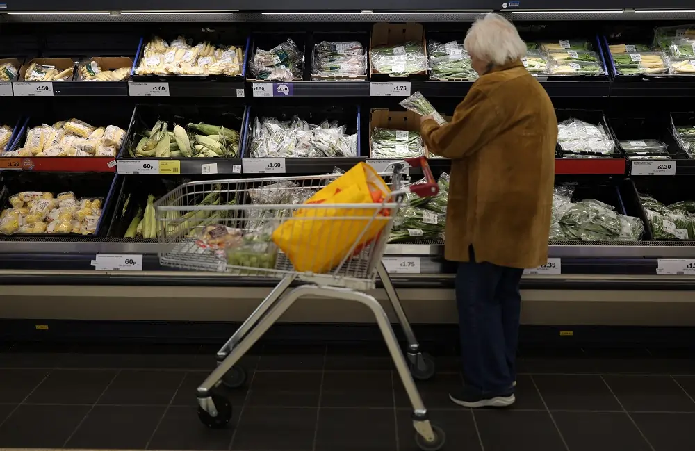 Sainsbury&#8217;s boss looks to UK budget to lift spending gloom