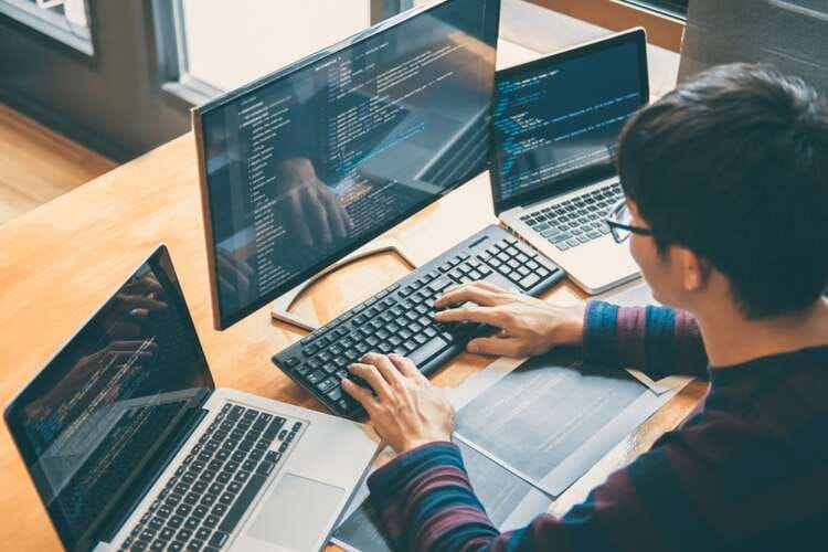 How a zero trust architecture can help accelerate digital transformation for financial institutions without sacrificing regulatory compliance