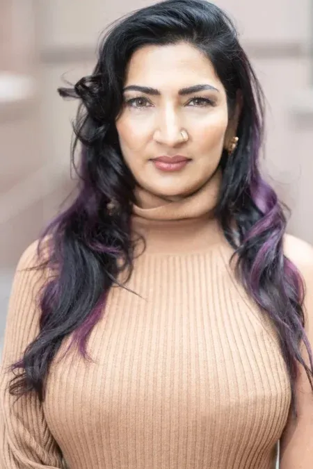 Dr. Henna Karna