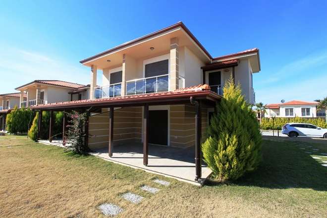 Delighted off-plan buyers in Turkey eye up another resort property 