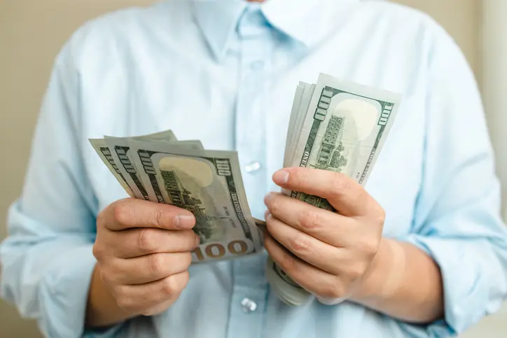 4 Simple Ways to Lower Your Monthly Expenses