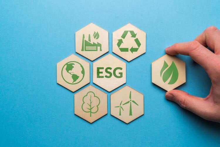 Leading the way in ESG: the transition to a cardless ecosystem