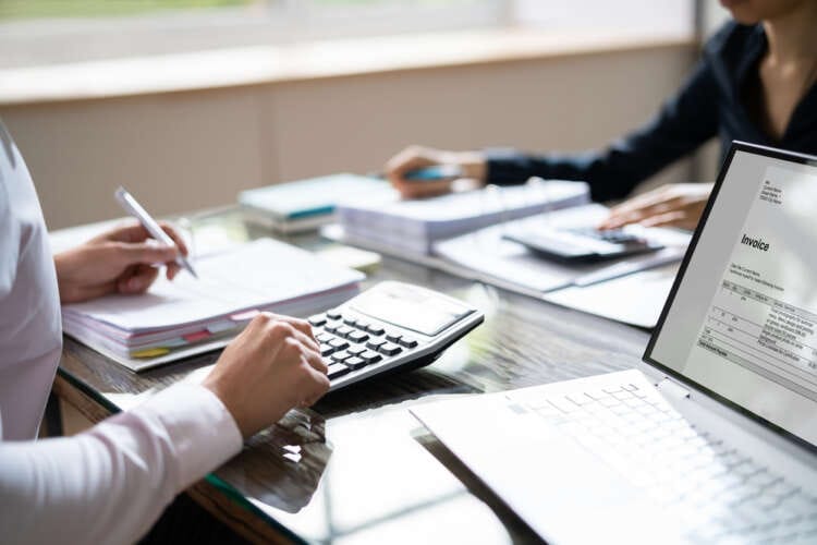 How to Get Started on a Career in Accounting (and How to Know if It&#8217;s Right for You)