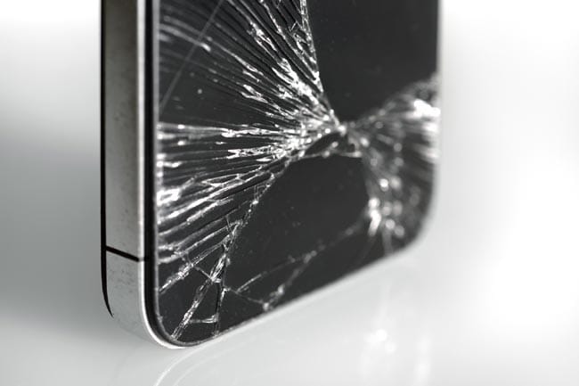Almost 1 in 3 never fix their damaged phone screens