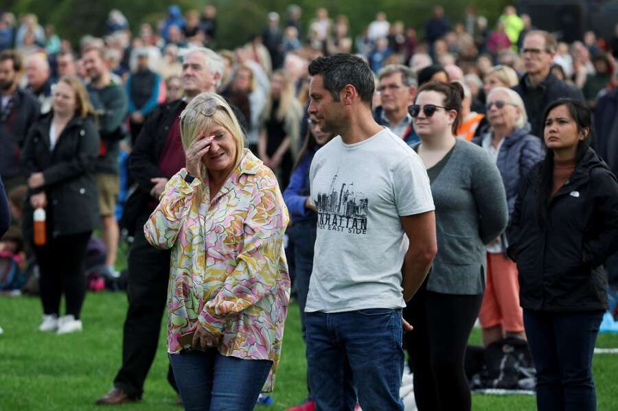 Huge crowds follow queen&#8217;s funeral in silence and awe