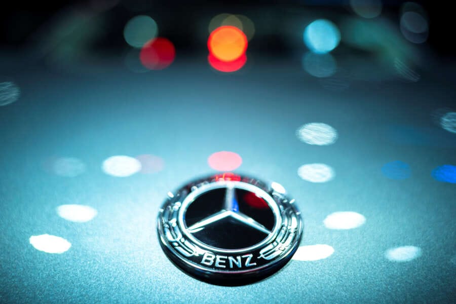 Mercedes-Benz and Microsoft collaborate on supply chain data platform
