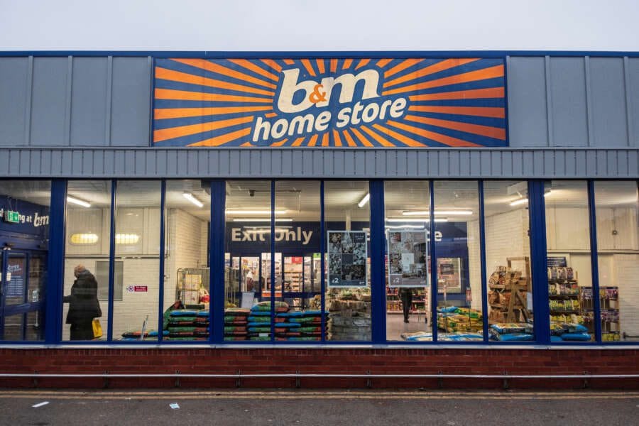 B&#038;M sees higher profit as Britons hunt for bargains