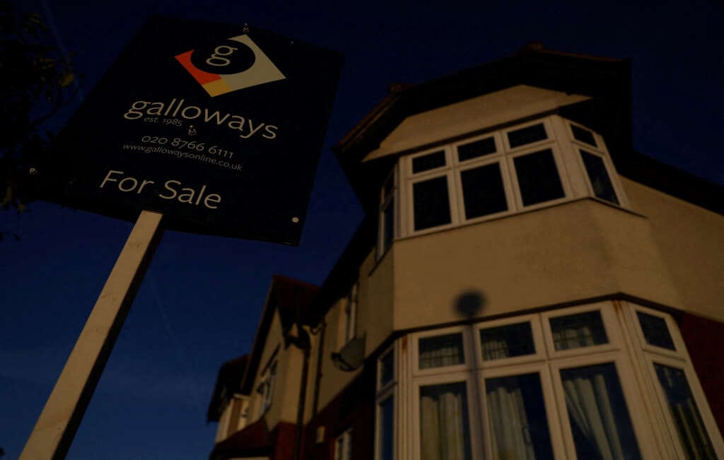 &#8216;Mini-budget&#8217; fallout hits UK house prices in October &#8211; Halifax
