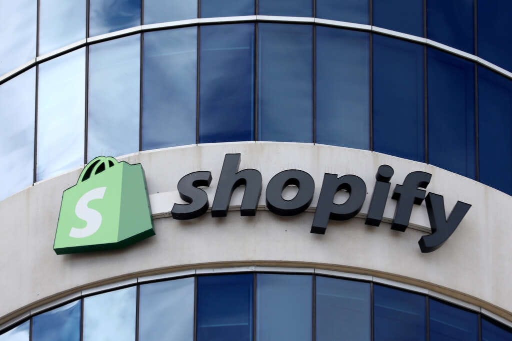 Shopify&#8217;s revenue forecast fails to impress, shares fall