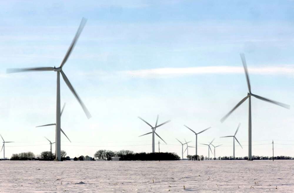 Bank finance for cleaner energy grows, but still lags fossil fuels &#8211; report