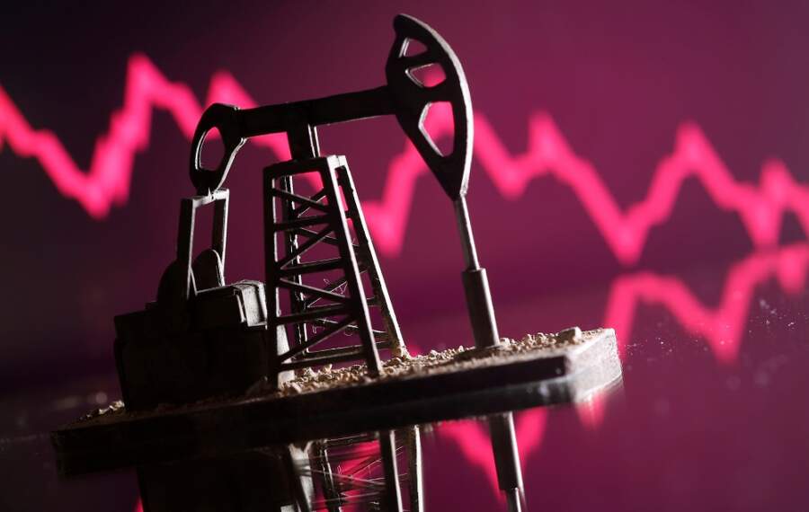 Oil steadies from decade-highs as Iran talks kindle supply hopes