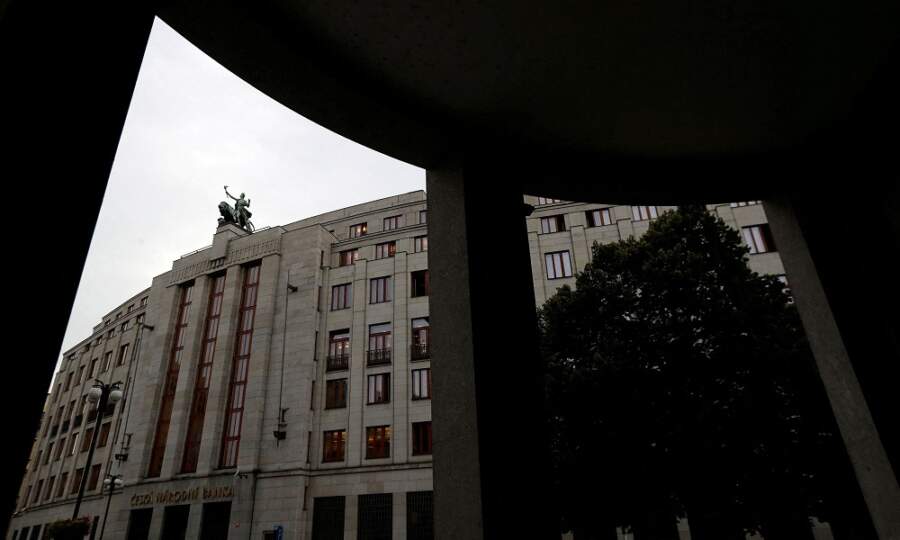 Analysis-War in Ukraine puts pressure on East European banks to prop up sinking currencies