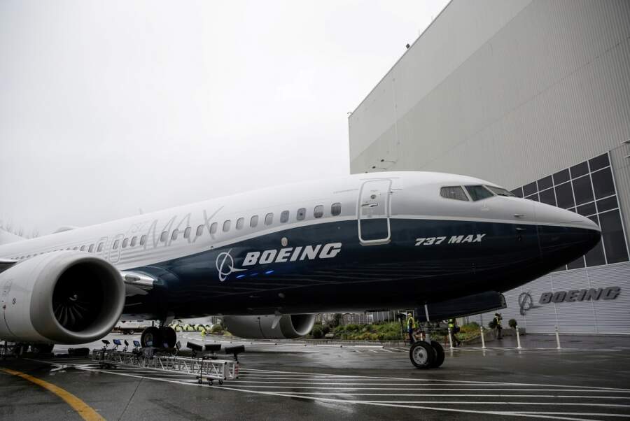 Boeing expects MAX 7 to be certified before MAX 10 &#8211; executive