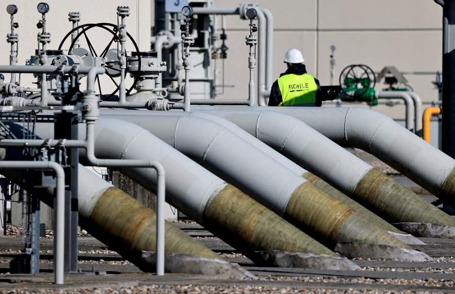 EU eyes levy on fossil fuel firms to help consumers survive energy crisis
