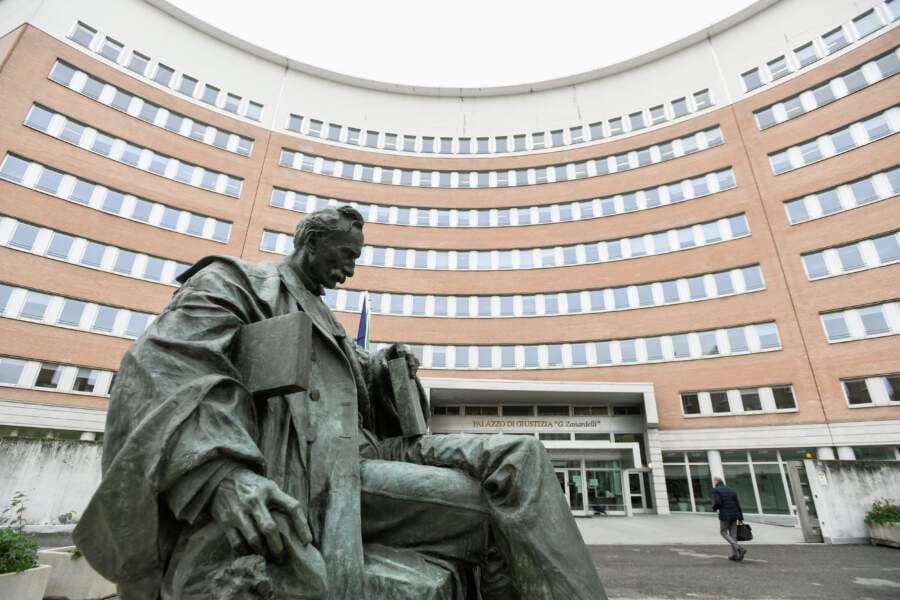 Belgian court decides to keep EU corruption case suspect in detention