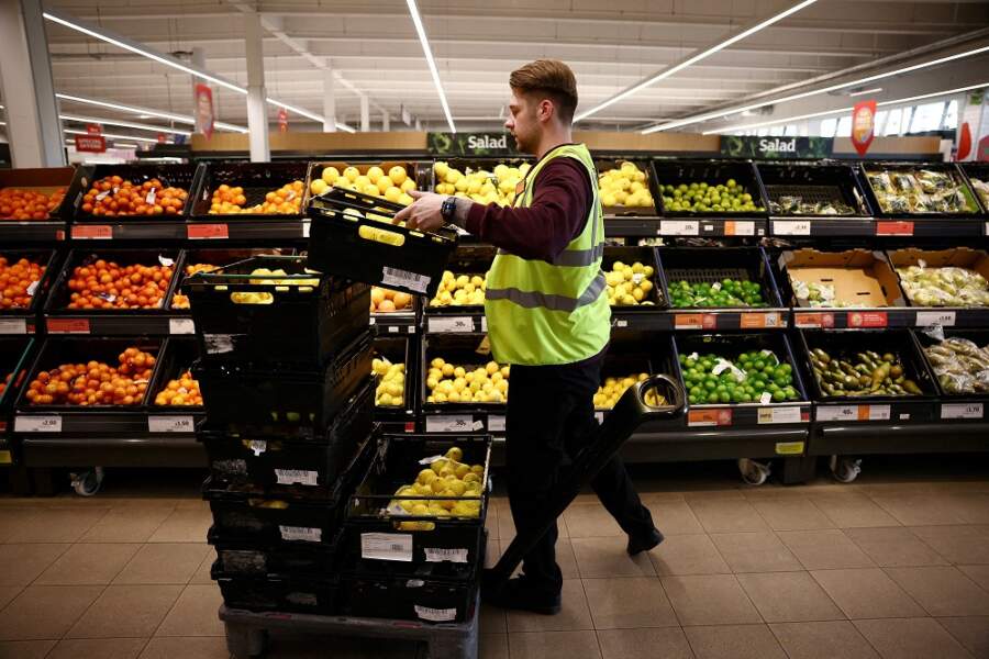Christmas fizz prompts UK&#8217;s Sainsbury&#8217;s to lift profit guidance