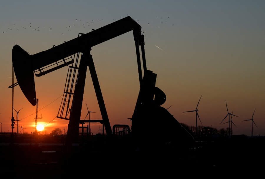 Oil rises on demand hopes as banking crisis fears subside