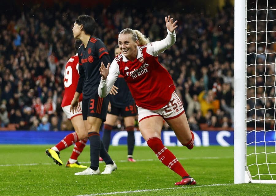 Soccer-Arsenal reach Women&#8217;s Champions League semis for first time since 2013