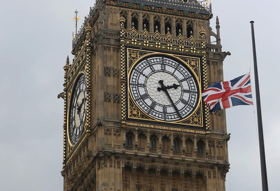 Britain sets up $125 million taskforce to drive AI