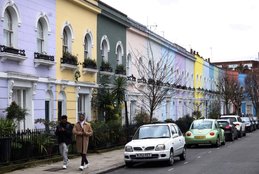 Some smaller UK lenders pull mortgage products as markets churn: brokers
