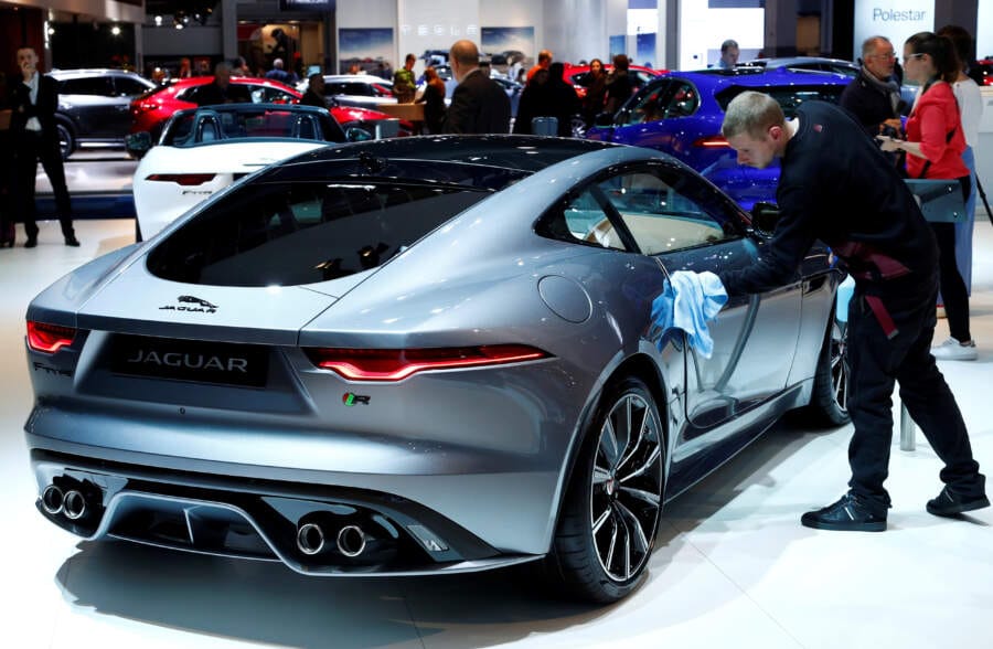 JLR taps Everstream Analytics&#8217; AI to dodge supply chain problems
