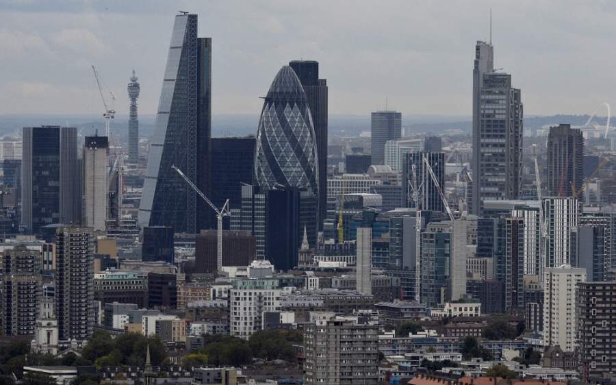 UK business downturn eases after inflation data, BoE pause &#8211; PMI
