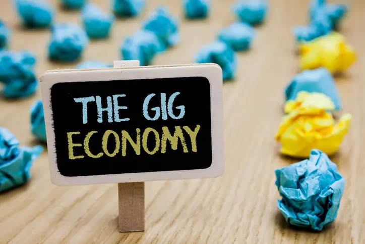 Understanding the Gig Economy: Opportunities and Challenges for Entrepreneurs