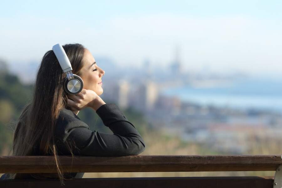 A music therapist reveals her three game-changing daily habits to handle stress at work