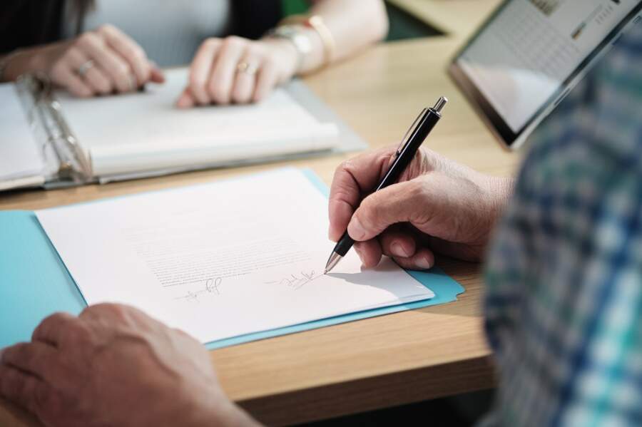 Start-up loans vs Business Investors – which is right for your company?