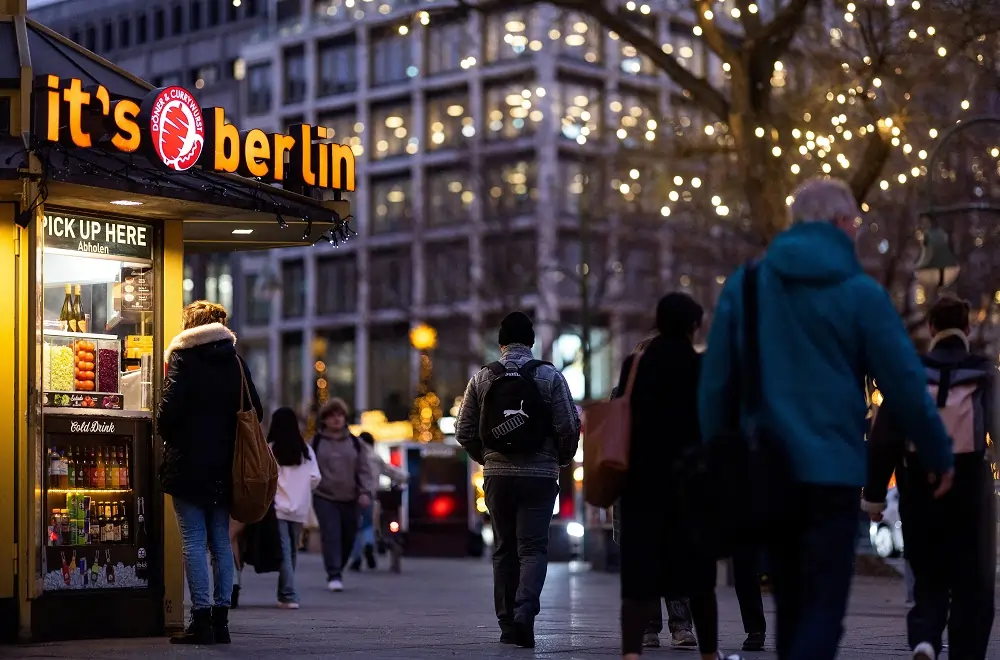 Euro zone economy lags global growth as Germany struggles